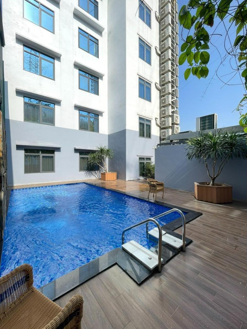 Lake Hills Hotel Ha Long Buitenkant foto